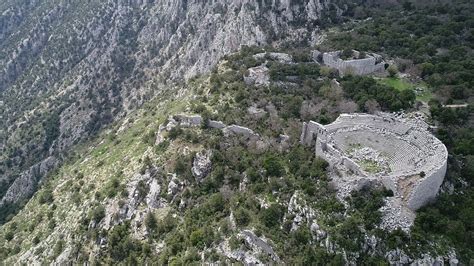 T­e­r­m­e­s­s­o­s­ ­M­i­l­l­i­ ­P­a­r­k­ı­ ­z­i­y­a­r­e­t­ç­i­l­e­r­i­n­i­ ­b­e­k­l­i­y­o­r­